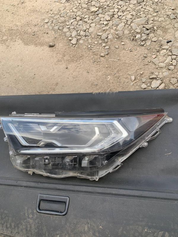 Скло фари ліве Full led Toyota RAV4  По запчастинах