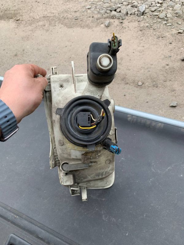 Уцінка Фара скло корпус передня права Opel Astra F 94-97 