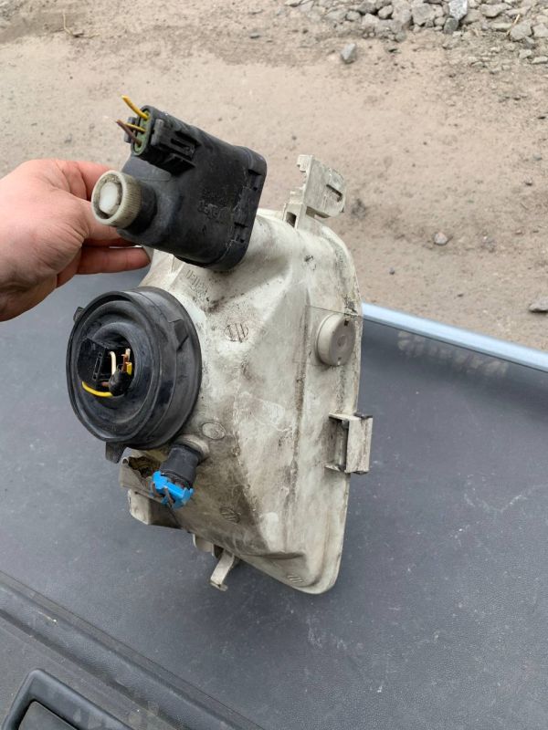 Уцінка Фара скло корпус передня права Opel Astra F 94-97 