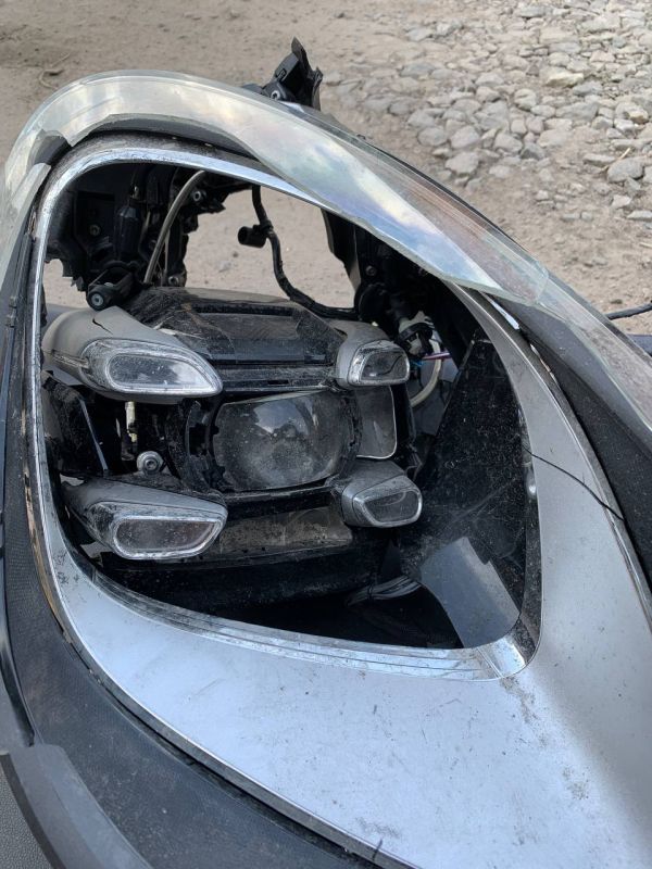 По запчастинах Фара права Porsche Cayenne