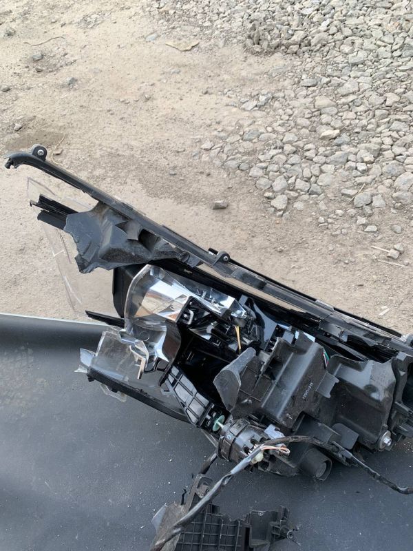 Фара по запчастинах Toyota RAV4 Після ДТП 