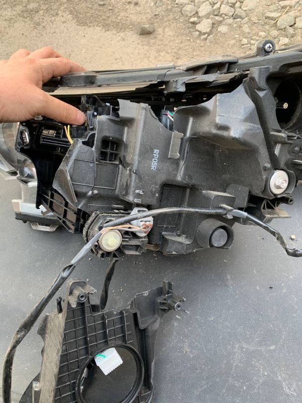 Фара по запчастинах Toyota RAV4 Після ДТП 