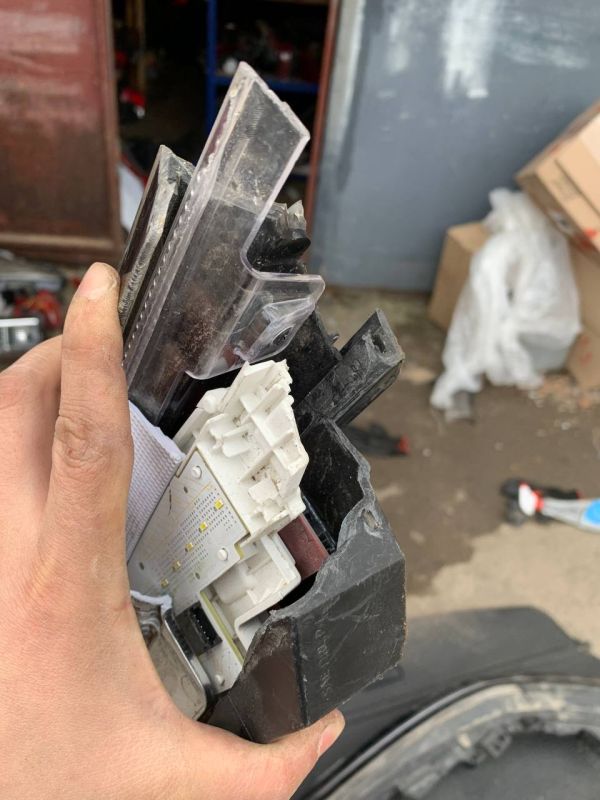 На запчастини Центральний денний ходовий ліхтар Hyundai Sonata