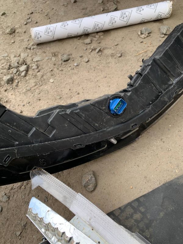 На запчастини Центральний денний ходовий ліхтар Hyundai Sonata