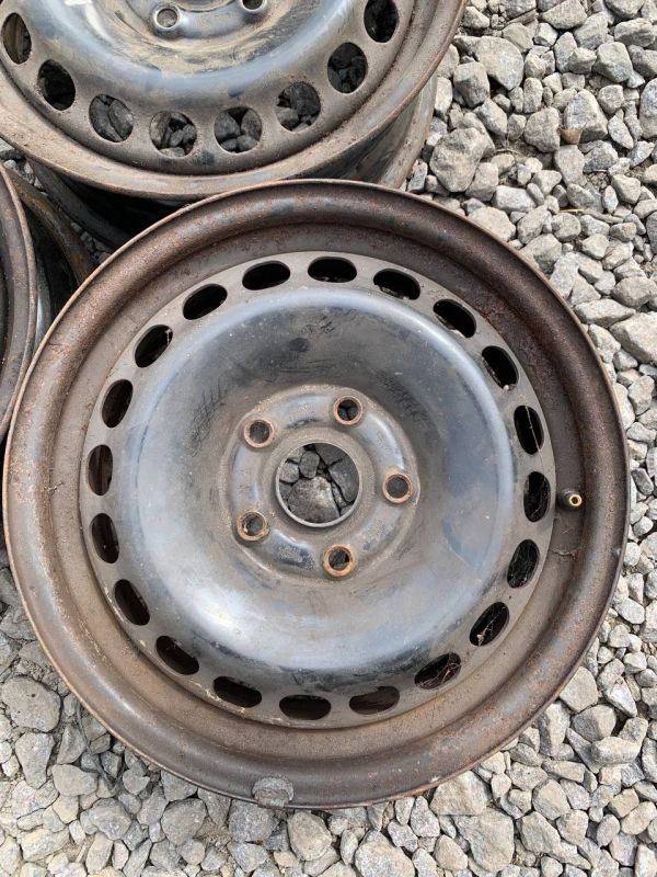 Диск стальний VW Audi Skoda R15 Et 45 Розболтовка 5x112 6jx15 h2 2150924