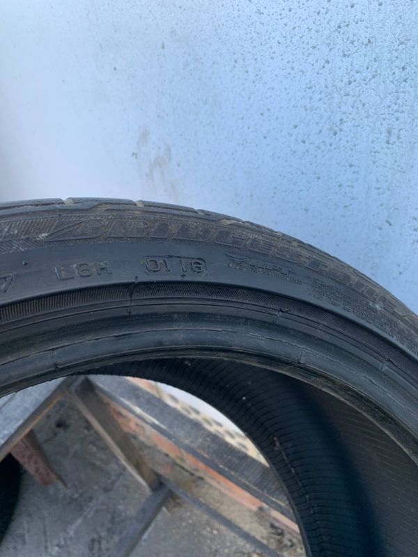 Шина розпаровка Bridgestone 225/40 r18 RSC літо резина