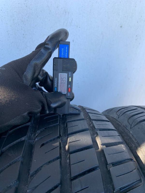 Шини комплект пара Gislaved 215/45 r17 літо резина