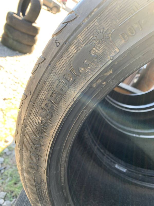 Шини комплект пара Gislaved 215/45 r17 літо резина