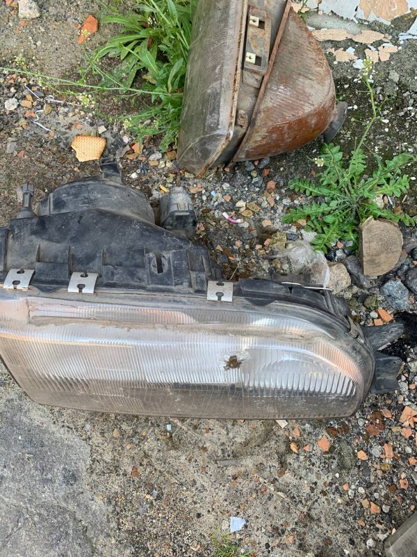 Фара права Bosch Ford Sierrа 1305235165 Під запчастини