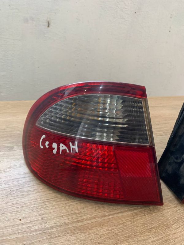 Стоп ліхтар фонарь лівий Daewoo Lanos Део Ланос седан