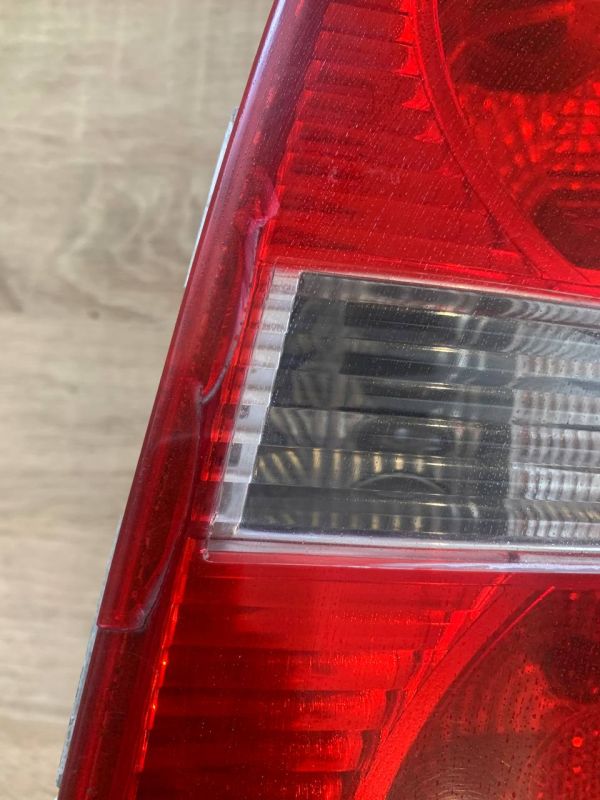 Задній правий ліхтар стоп Volkswagen Touran Туран Тауран Є Пошкодження