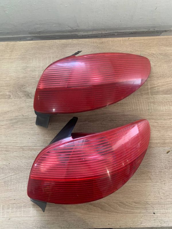 Фонарь правий Peugeot 206 пежо задній ліхтар стоп 