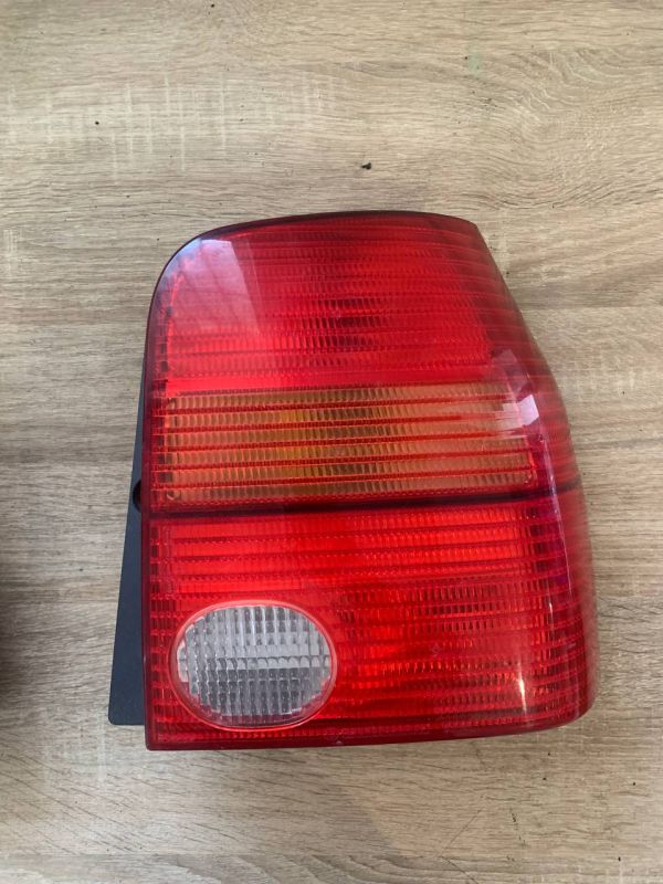 Ліхтар стоп фонарь правий Volkswagen Lupo Seat Arosa.