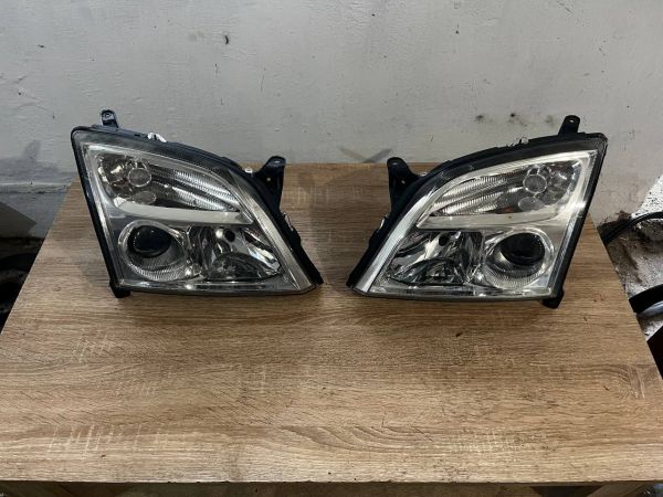 Передні фари ліва права Opel Vectra C