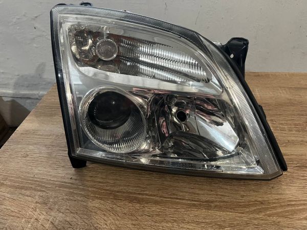 Передні фари ліва права Opel Vectra C