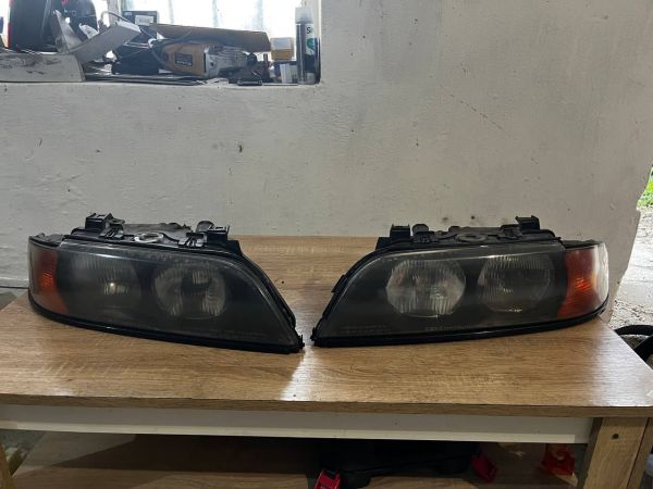 Передні фари ліва права дорест BMW 5 Series E39.