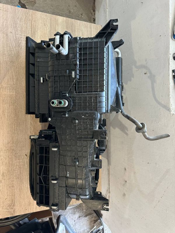 Корпус обігрівача пічки в зборі huyndai sonata NF