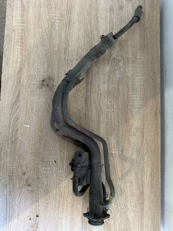 Горловина паливного бака HYUNDAI SONATA NF 04-10 31040-3K600