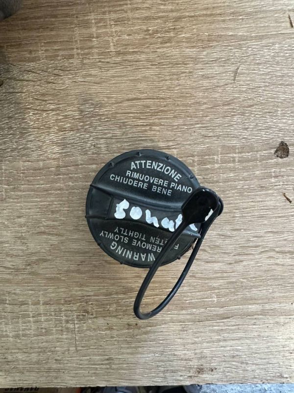 Кришка пробка бензобака 3101025300 Hyundai/Kia Soanata NF 5