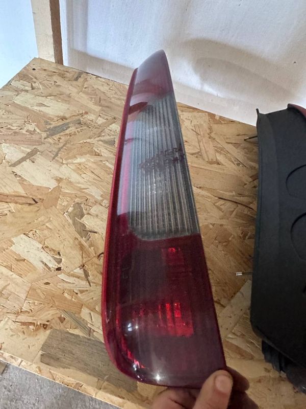 Задні ліхтарі лівий правий стопи форд ц мах ford c-max 2003