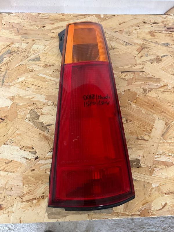 Ліхтар задній стоп фонарь правий Honda CR-V 1999-2001p.