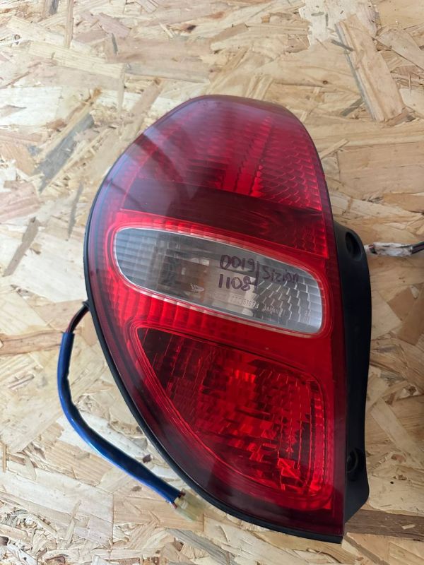 Стопи ліхтарі задній лівий правий фонарь DAIHATSU SIRION