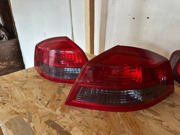 Ліхтарі стопи лівий правий  фонарь RENAULT VEL SATIS 8200014359