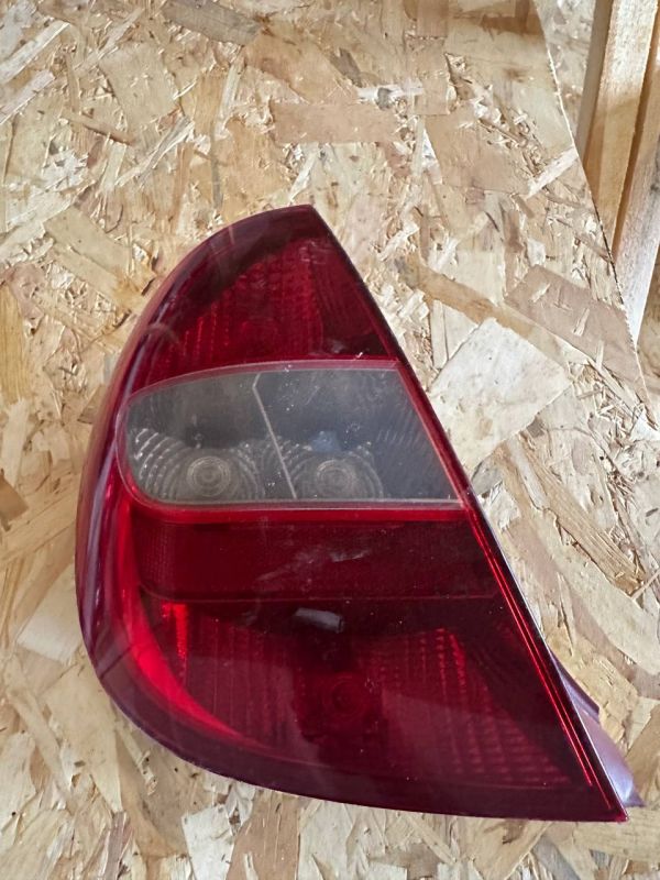 Задній лівий ліхтар стоп фонарь Citroen C5 2000 2004 Уцінка Дефект