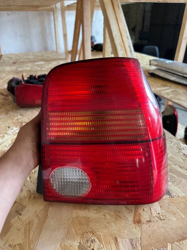 Стоп ліхтар правий фонарь Volkswagen Lupo