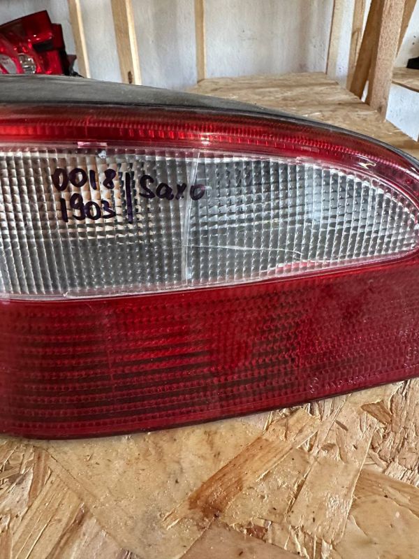Задній стоп ліхтар лівий фонарь Citroen Saxo Уцінка є дефект 