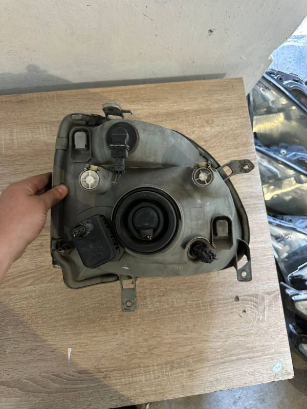 Передні фари ліва права Opel Agila A або Suzuki Wagon R+