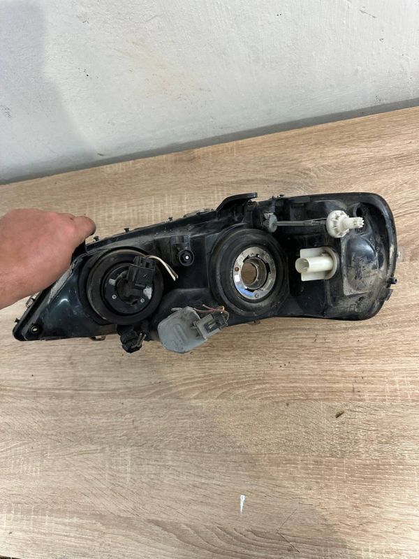 Передня фара права Opel Astra g