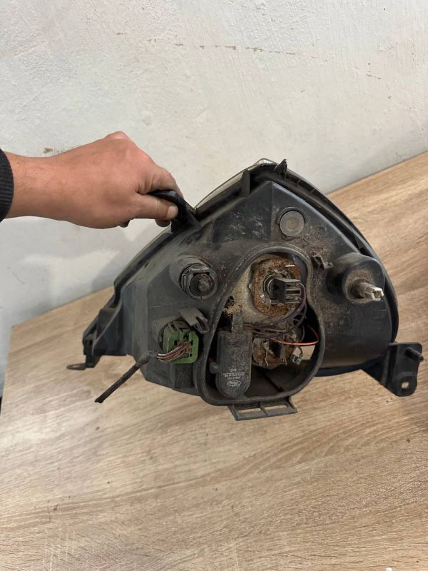 Передні фари ліва права Ford KA передня оптика права ліва пара фара форд ка