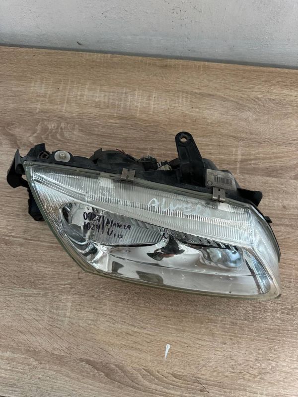 Фара передня права Nissan almera n16 Ніссан Альмера
