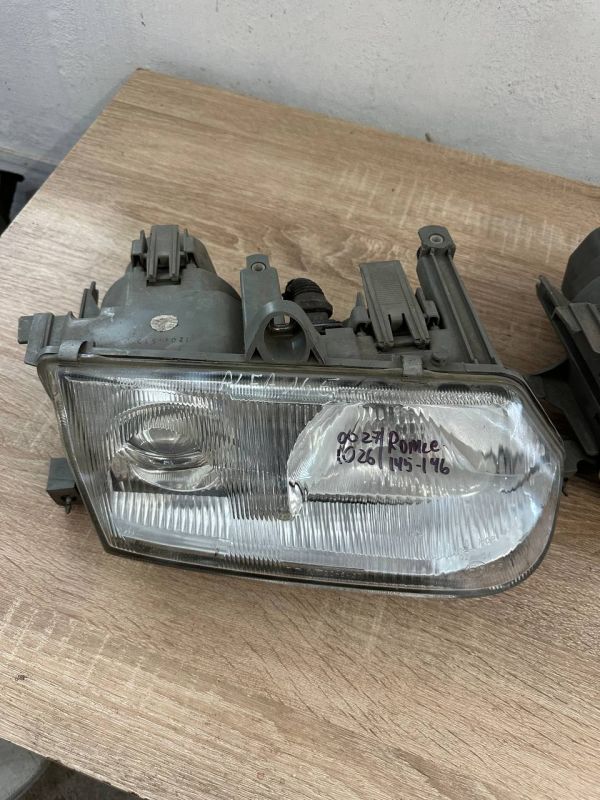 Передня права фара Alfa romeo 145 146 Альфа Ромео