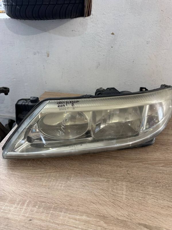 Фара передня права Renault Laguna 2 01-07р фари Рено лагуна 2 8200002845 8200002847
