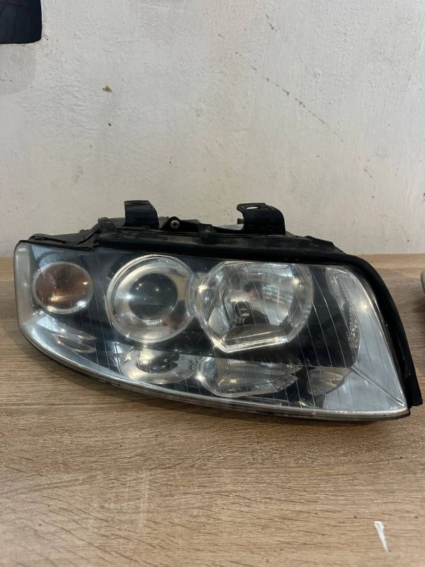 Передні фари ліва права Ауді А4В6 Audi A4 B6