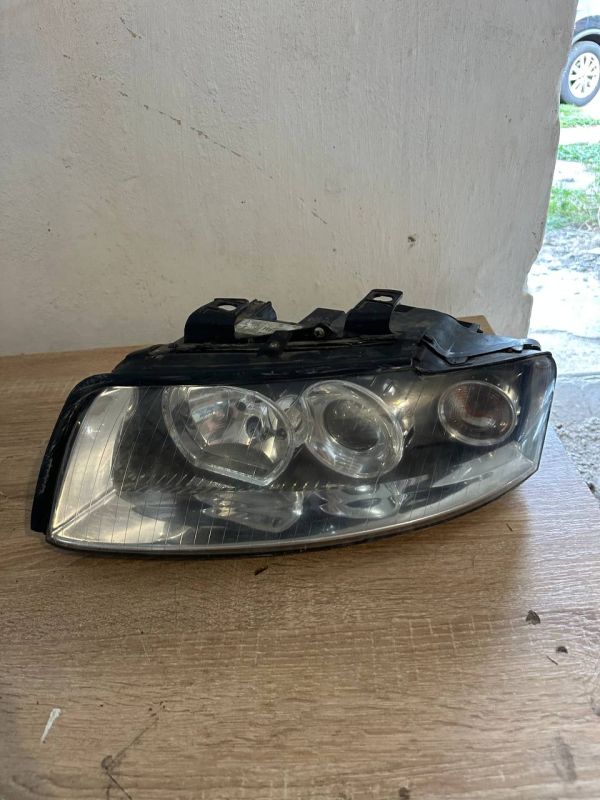 Передні фари ліва права Ауді А4В6 Audi A4 B6