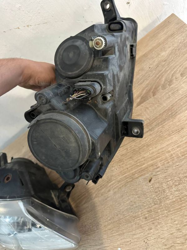 Фара передня ліва права Volkswagen Passat B6 пасат б6 3C0941005S