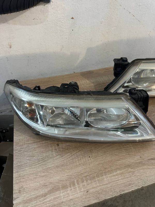 Фари ліва права Renault Laguna 2 01-07р фари Рено лагуна 2 8200002845 8200002847