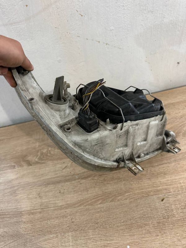 Фара ліва Mercedes Sprinter CDI/TDI Мерседес Спринтер 95-06 / 06