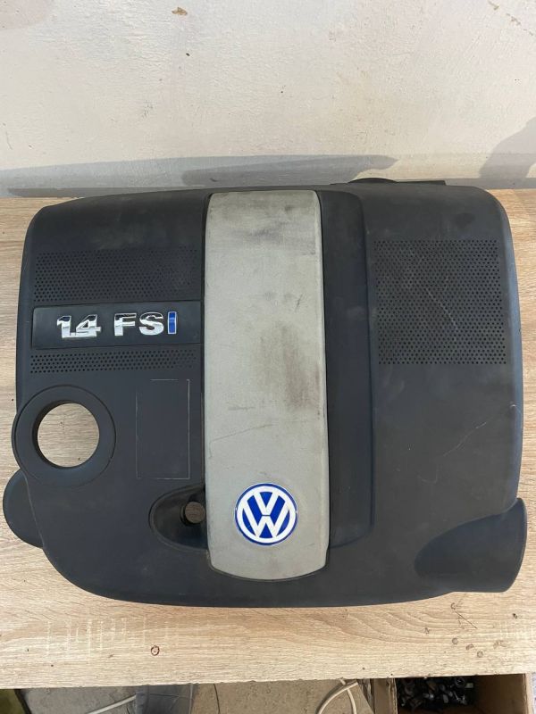 Декоративна кришка двигуна VW Polo IV 1.4 FSI 03c129607e