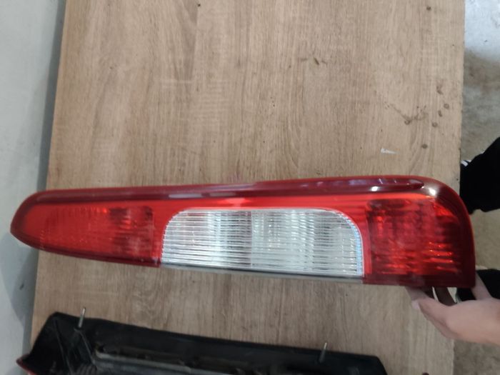 Ліхтар стоп фонарь задній правий Ford Focus C-Max
