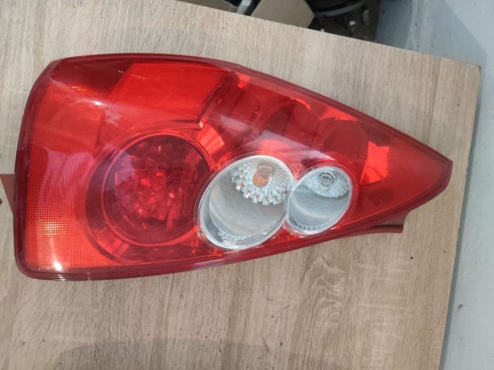 Ліхтар Фонарь стоп задній лівий правий Mazda 5 2005-2008 C23551150