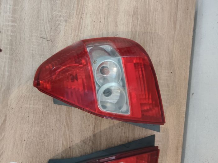 Ліхтар задній лівий правий стоп фонарь HONDA JAZZ Хонда 02-08