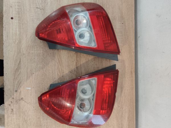 Ліхтар задній лівий правий стоп фонарь HONDA JAZZ Хонда 02-08
