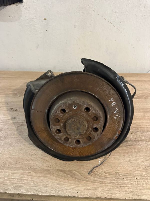 Цапфа задня ліва Volkswagen Passat b6 цапфа зі ступицею задня 3C0505433K 3C0505434K 1T0598611B