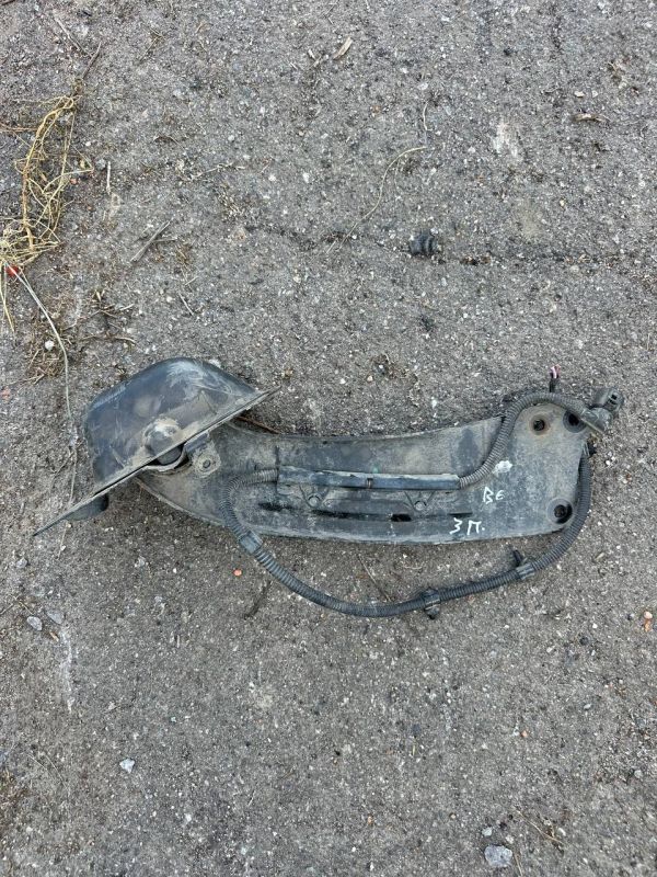 Важіль Volkswagen Passat b6 ричаг задній правий 3C0505223D 3C0505224D