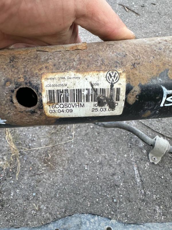 Задній підрамник Volkswagen Passat B6 3C0505235N