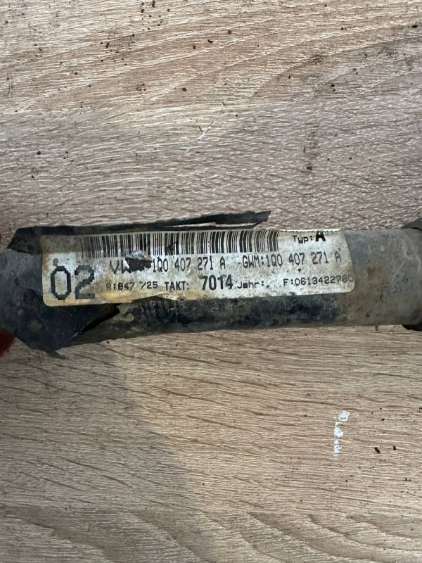 Піввісь Volkswagen Passat b6 2,0 полуось ліва привод 1Q0407271A 1Q0407271